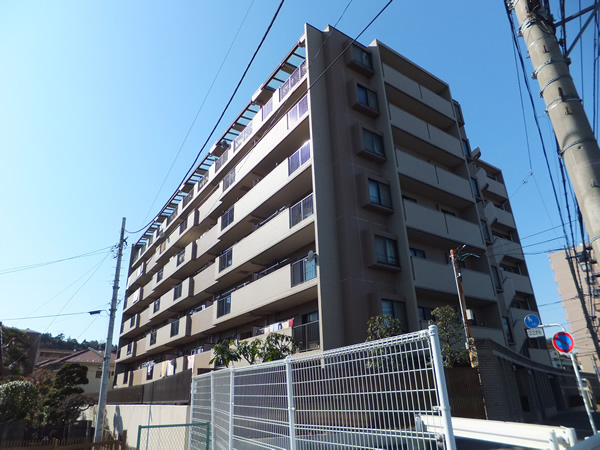 シャリエ向ヶ丘遊園の外観