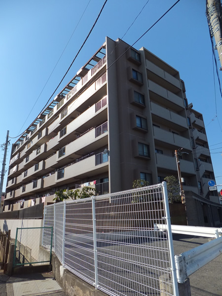 シャリエ向ヶ丘遊園の外観