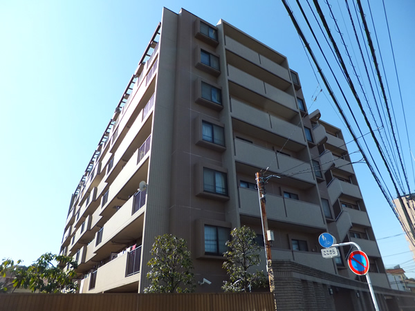 シャリエ向ヶ丘遊園の外観