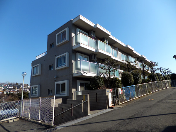 コスモ東生田の外観