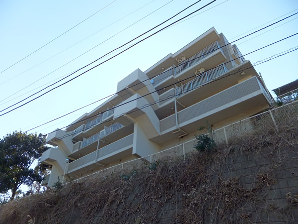 コスモ東生田の外観