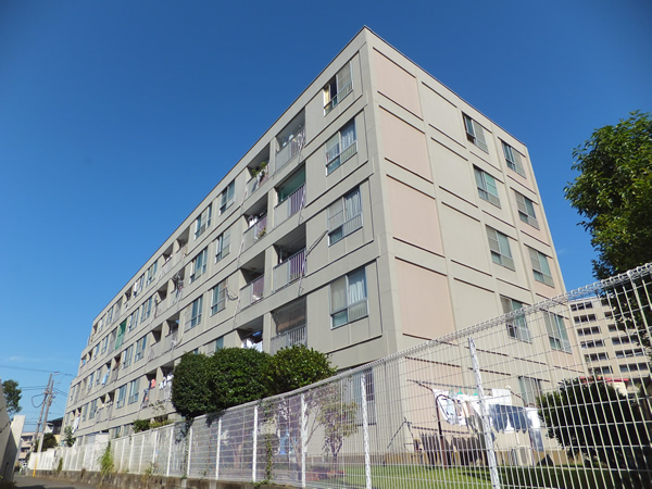 綱島コーポラスの外観