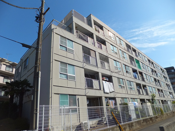 綱島コーポラスの外観