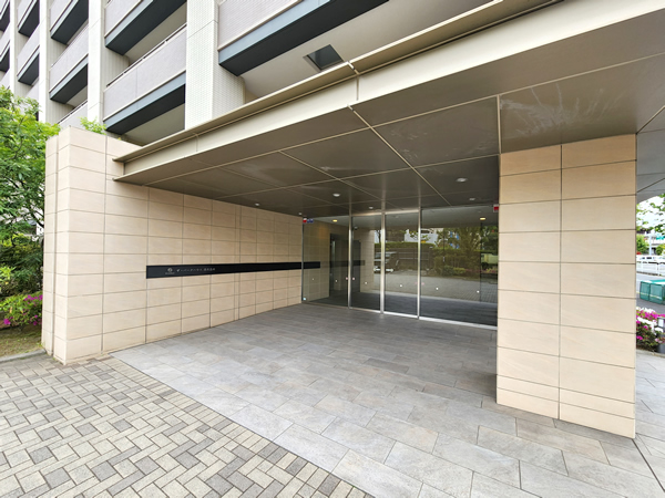 ザ・パークハウス港北高田Ａ棟の外観