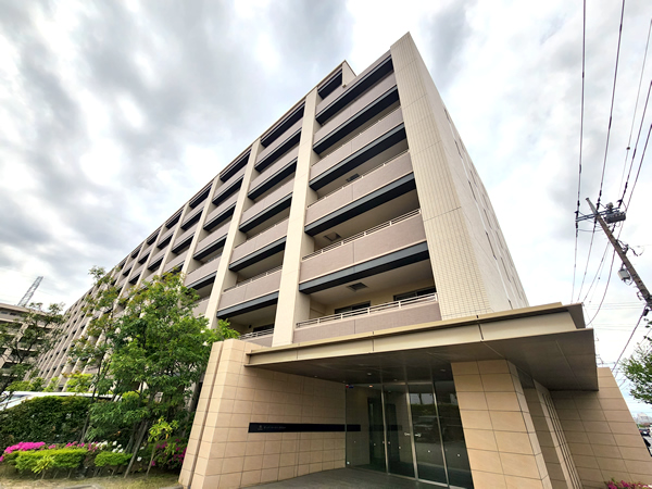 ザ・パークハウス港北高田Ｂ棟の外観