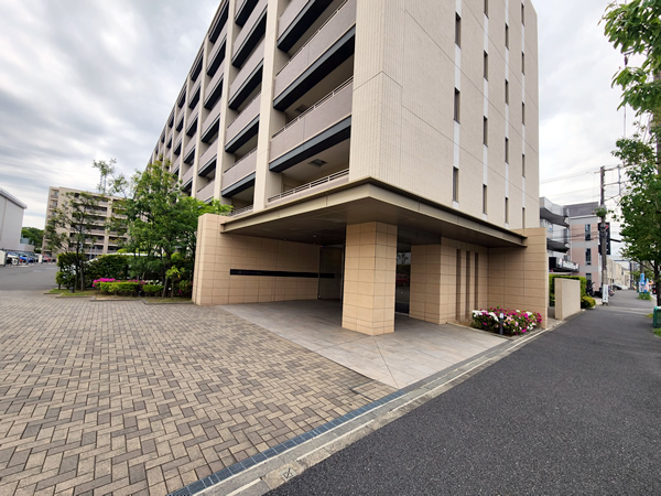ザ・パークハウス港北高田Ｂ棟の外観