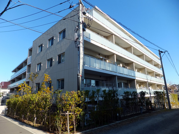 アールブラン新百合ヶ丘の外観