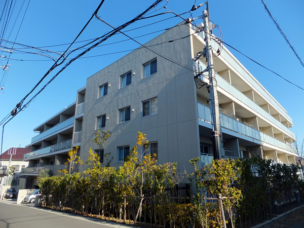 アールブラン新百合ヶ丘の外観