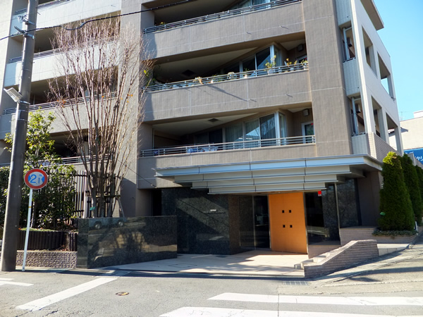 プラウド新百合ヶ丘の外観