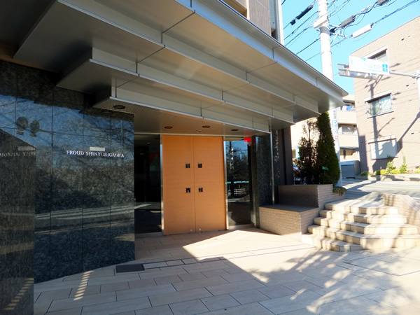 プラウド新百合ヶ丘の外観