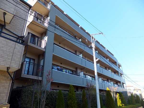 藤和シティホームズ百合丘公園の外観