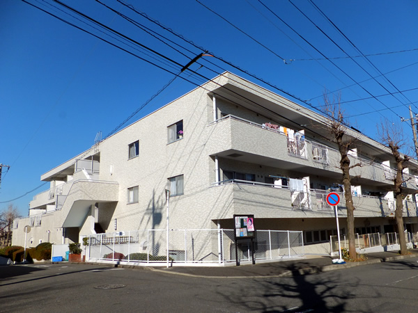 マートルコート読売ランド前の外観