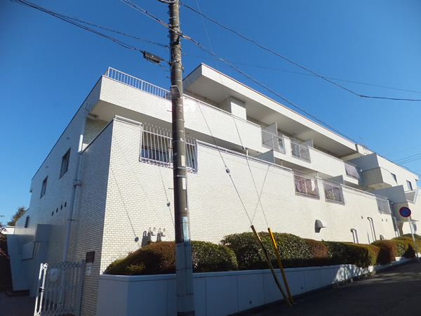 マートルコート読売ランド前の外観