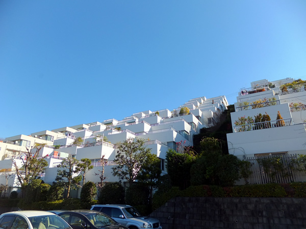 テラス寺尾台4番館の外観