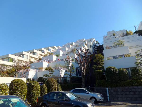 テラス寺尾台4番館の外観