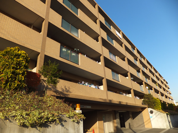 ルピナス生田の外観