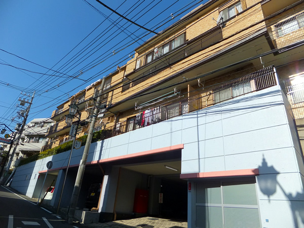 ライオンズマンション生田の外観