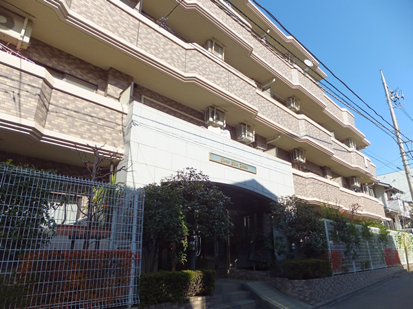 ライオンズヒルズ生田の外観