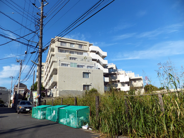 コスモ大倉山1番館の外観