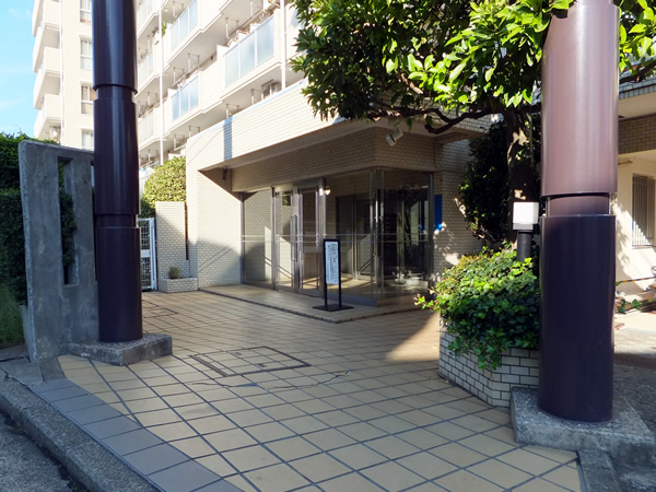 コスモ大倉山1番館の外観