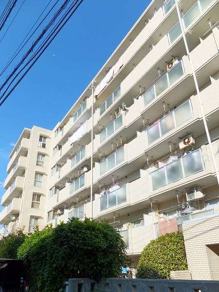 コスモ大倉山1番館の外観