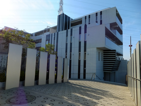 グランアジール大倉山の外観