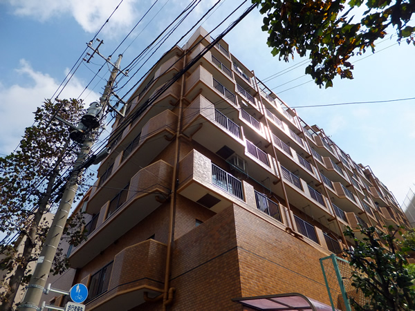 ライオンズマンション大倉山第10の外観