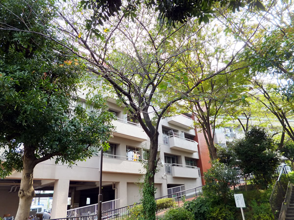 グリーンヒル大倉山A棟の外観