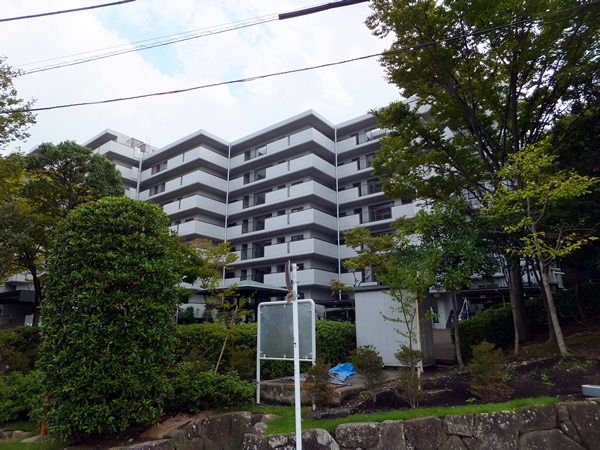 コンドミニアムヴェル大倉山の外観