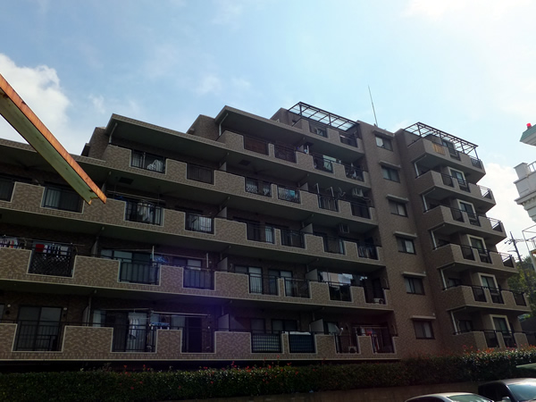 ビッグヴァン大倉山の外観