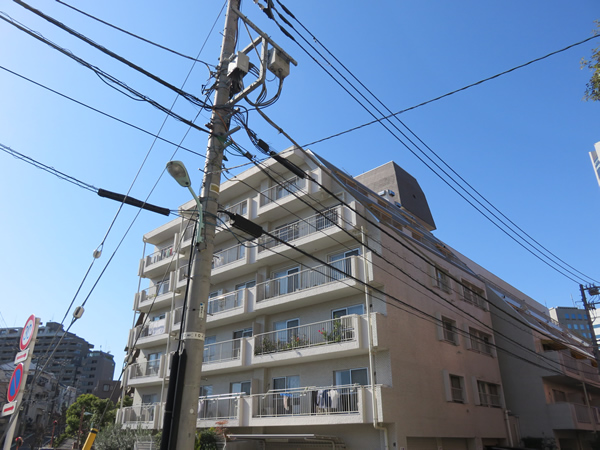 ソフトタウン代々木の外観