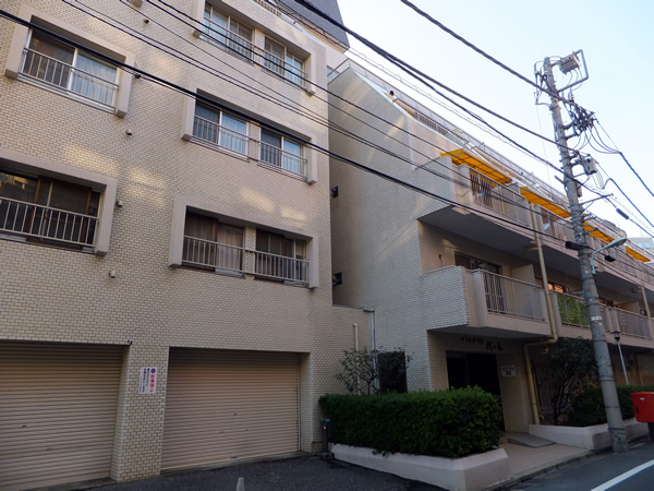 ソフトタウン代々木の外観