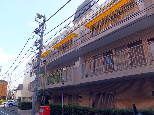 ソフトタウン代々木の外観