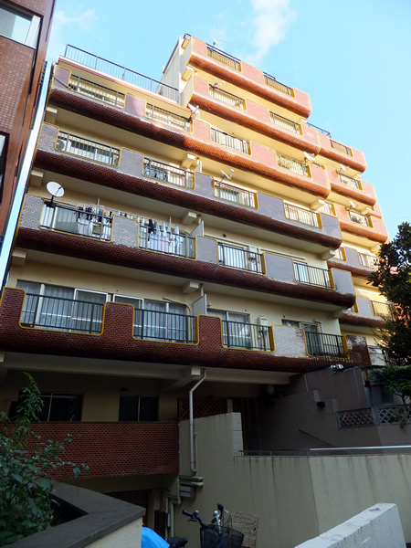 代々木グランドコーポラスの外観