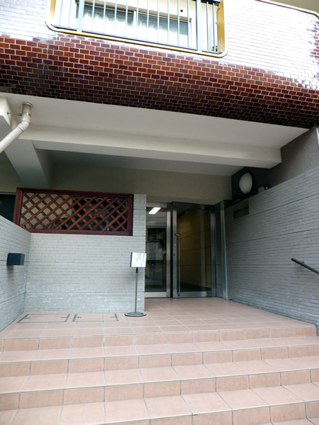 代々木グランドコーポラスの外観