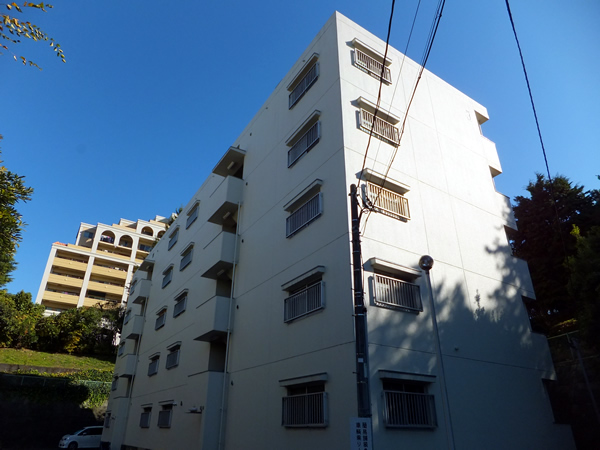 生田住宅3号棟の外観