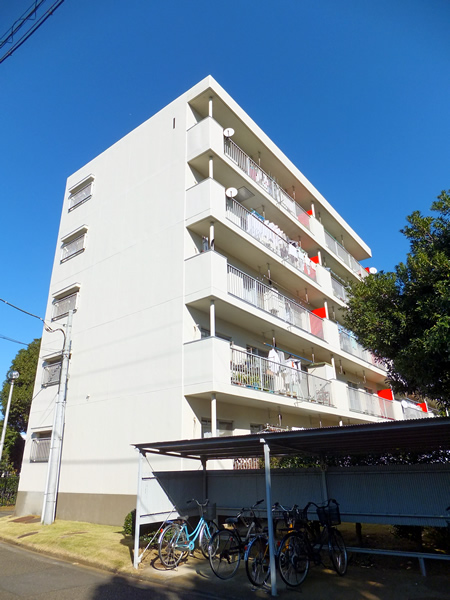 生田住宅1号棟の外観