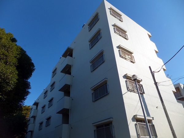 生田住宅1号棟の外観