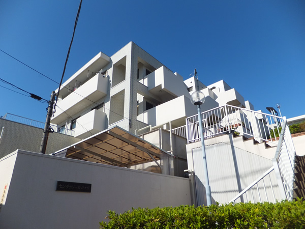 センチュリー百合ヶ丘の外観