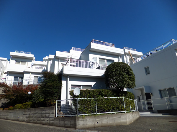 コスモ百合ヶ丘ホワイトヒルズの外観