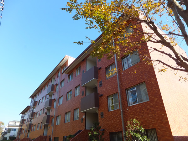 シャンボール生田の外観