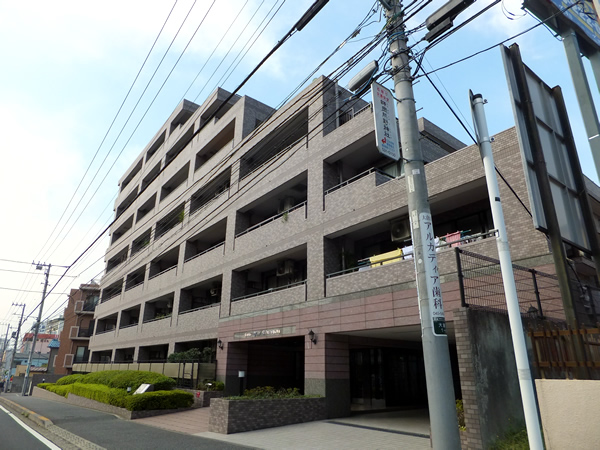 ライオンズヒルズ大倉山の外観