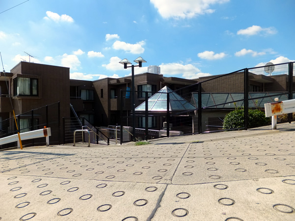 グローリア初穂大倉山の外観