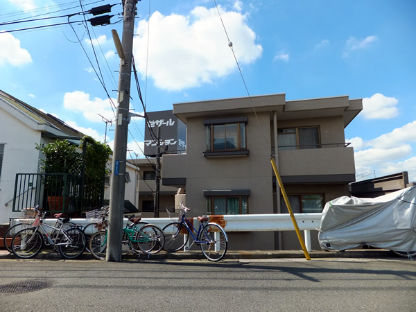 セザール大倉山の外観