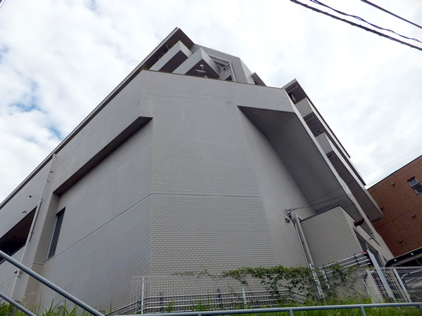 コスモスクエア大倉山の外観