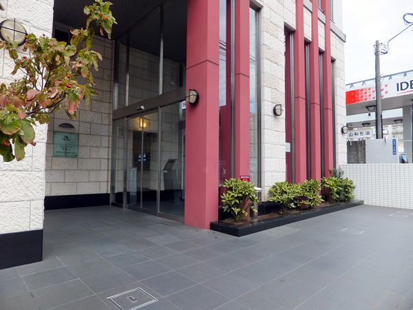 ネオマイム大倉山の外観