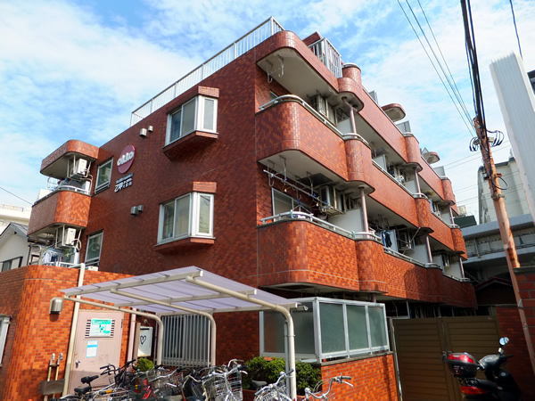 ユースフル大倉山の外観