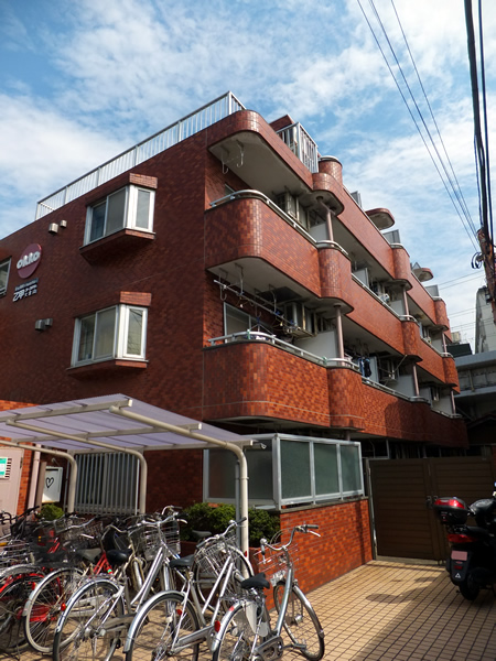 ユースフル大倉山の外観