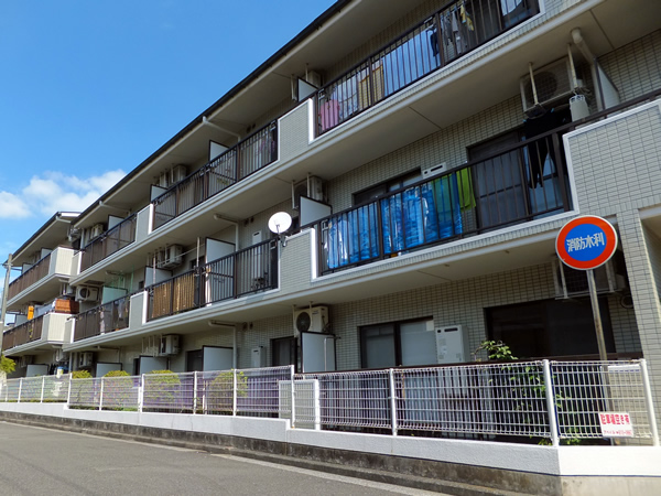 コンドミニアムメイ大倉山の外観