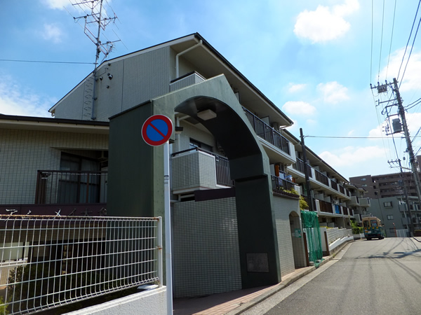 コンドミニアムメイ大倉山の外観